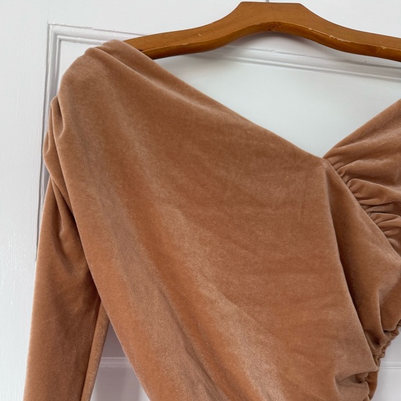 NWT Express Body Contour Velvet Off the Shoulder Bodysuit - size Medium - Picture 8 of 10